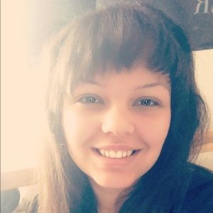 Meet your Posher, Elizabeth-miles